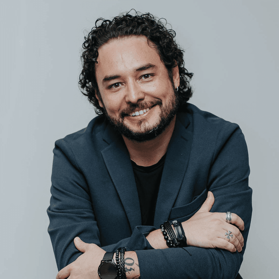 Retrato de Dennis Mono